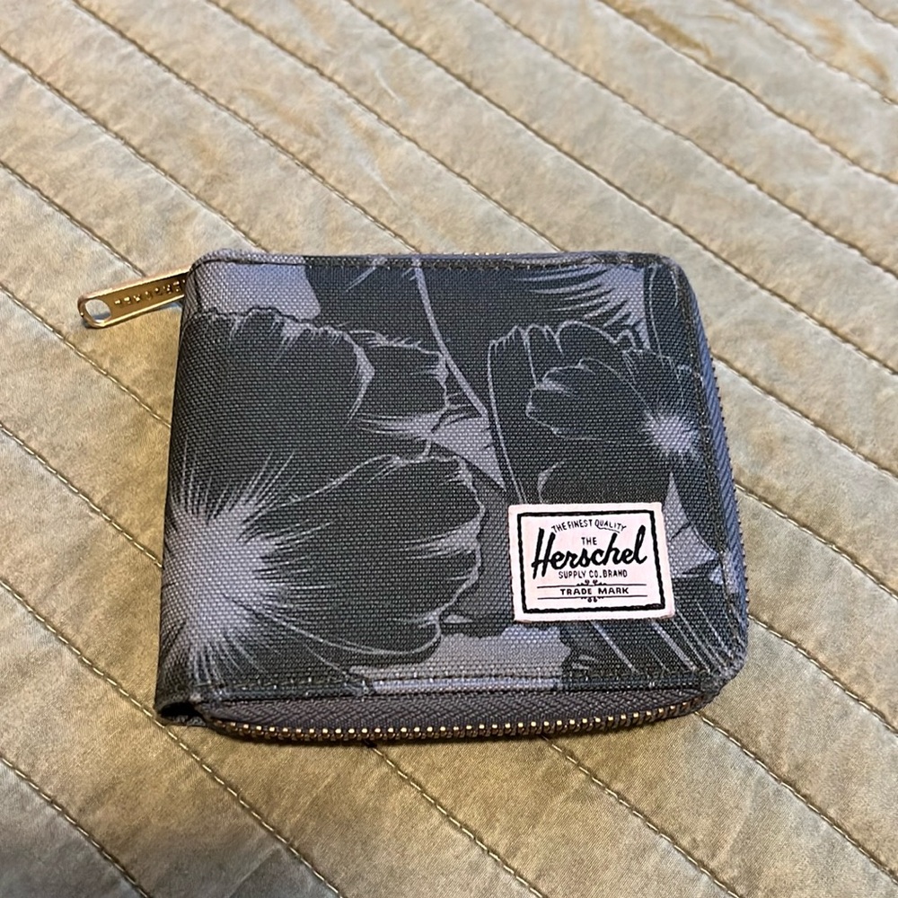 Herschel wallet